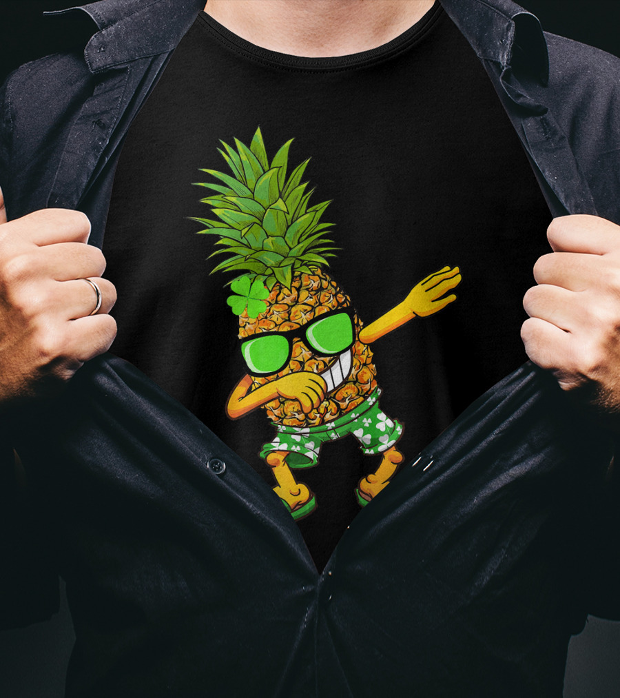 Pineapple Leprechaun Dabbing Clover Sunglasses St Patrick's Shorts T-Shirt