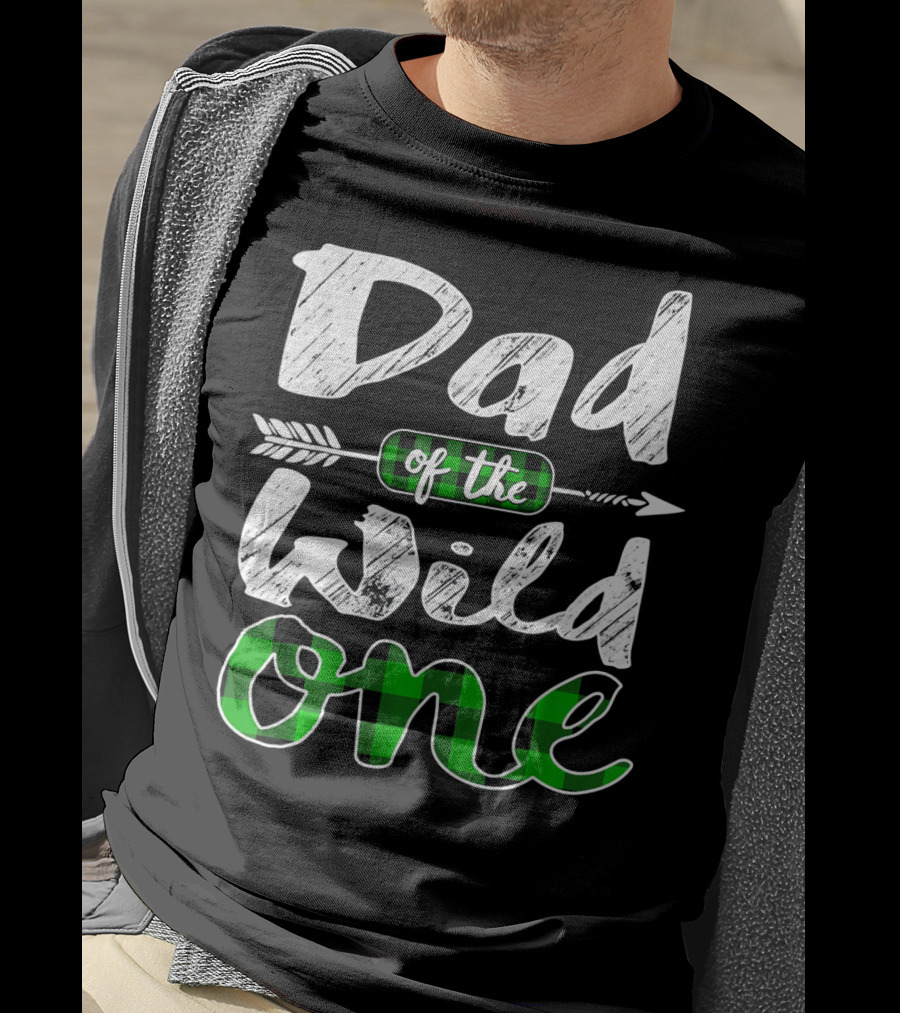 Dad Of The Wild One Irish Green Arrow Plaid T-Shirt