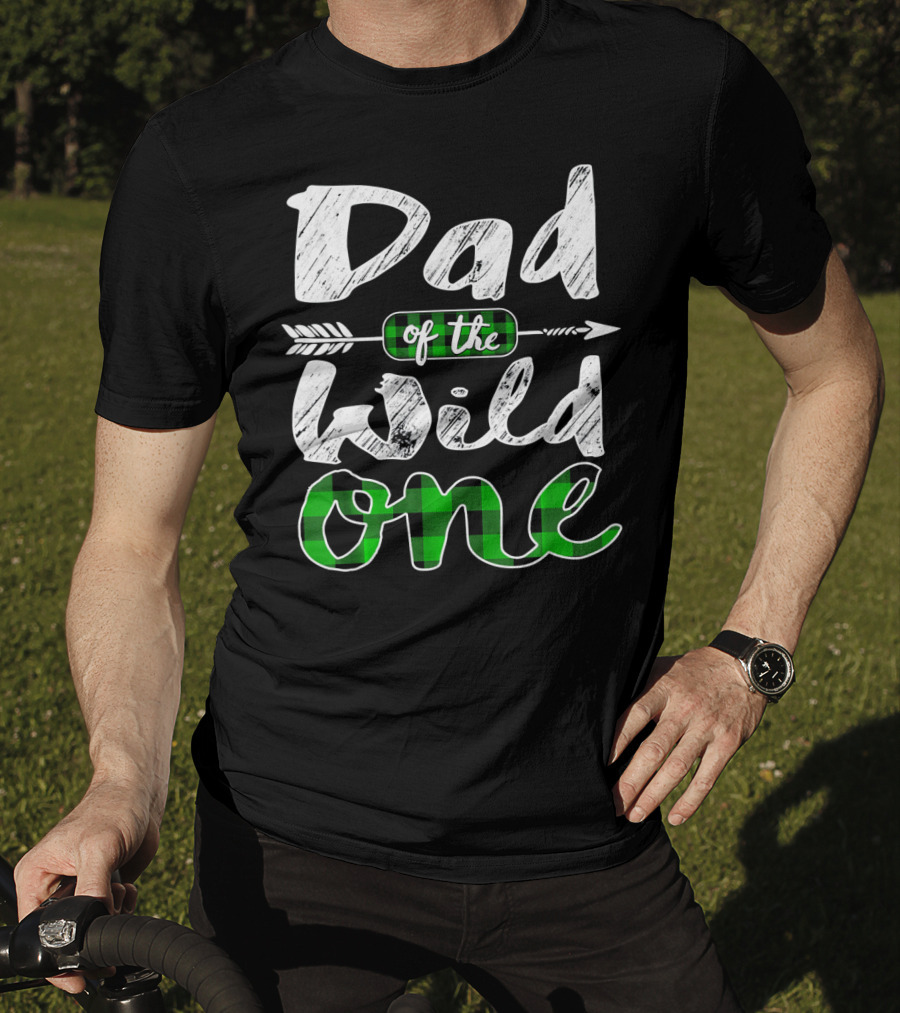 Dad Of The Wild One Irish Green Arrow Plaid T-Shirt