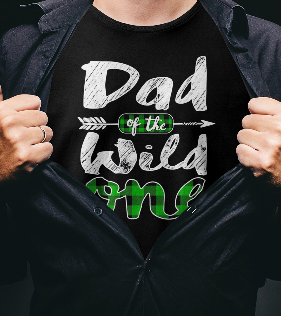 Dad Of The Wild One Irish Green Arrow Plaid T-Shirt