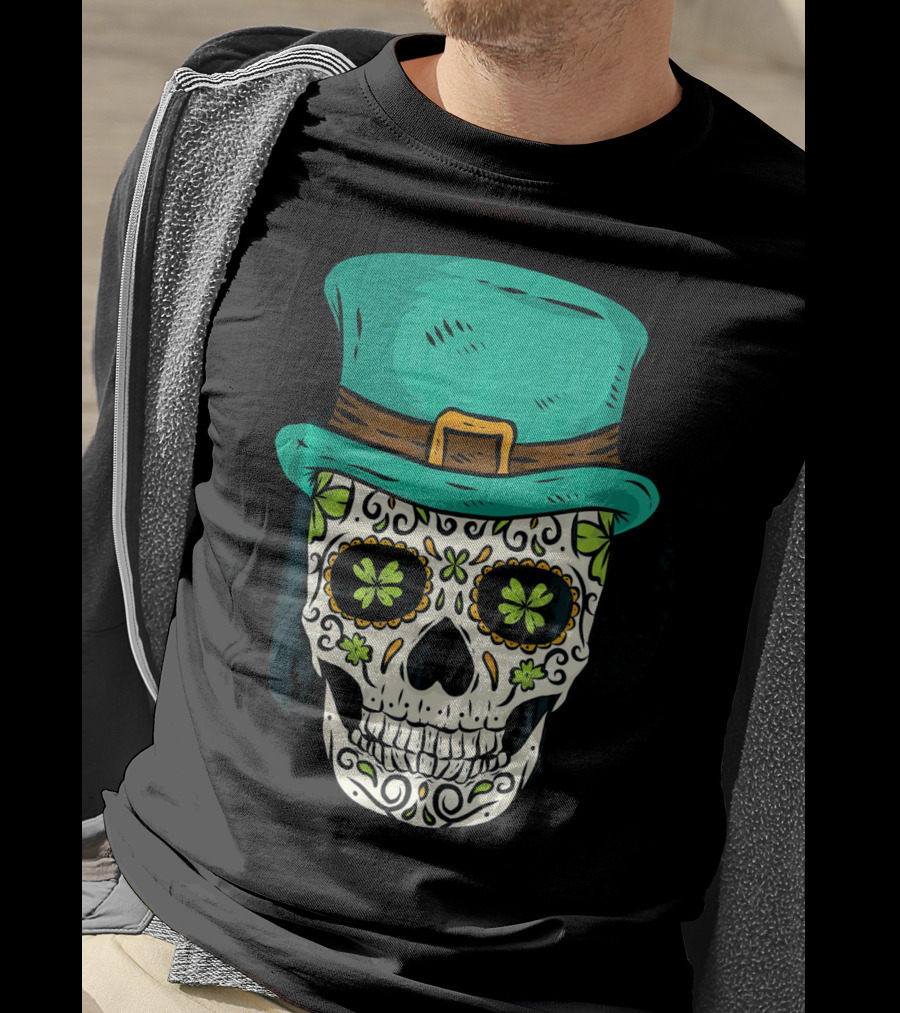 Lucky St. Patrick's Day Green Irish Skull With Celtic Shamrocks And Top Hat T-Shirt