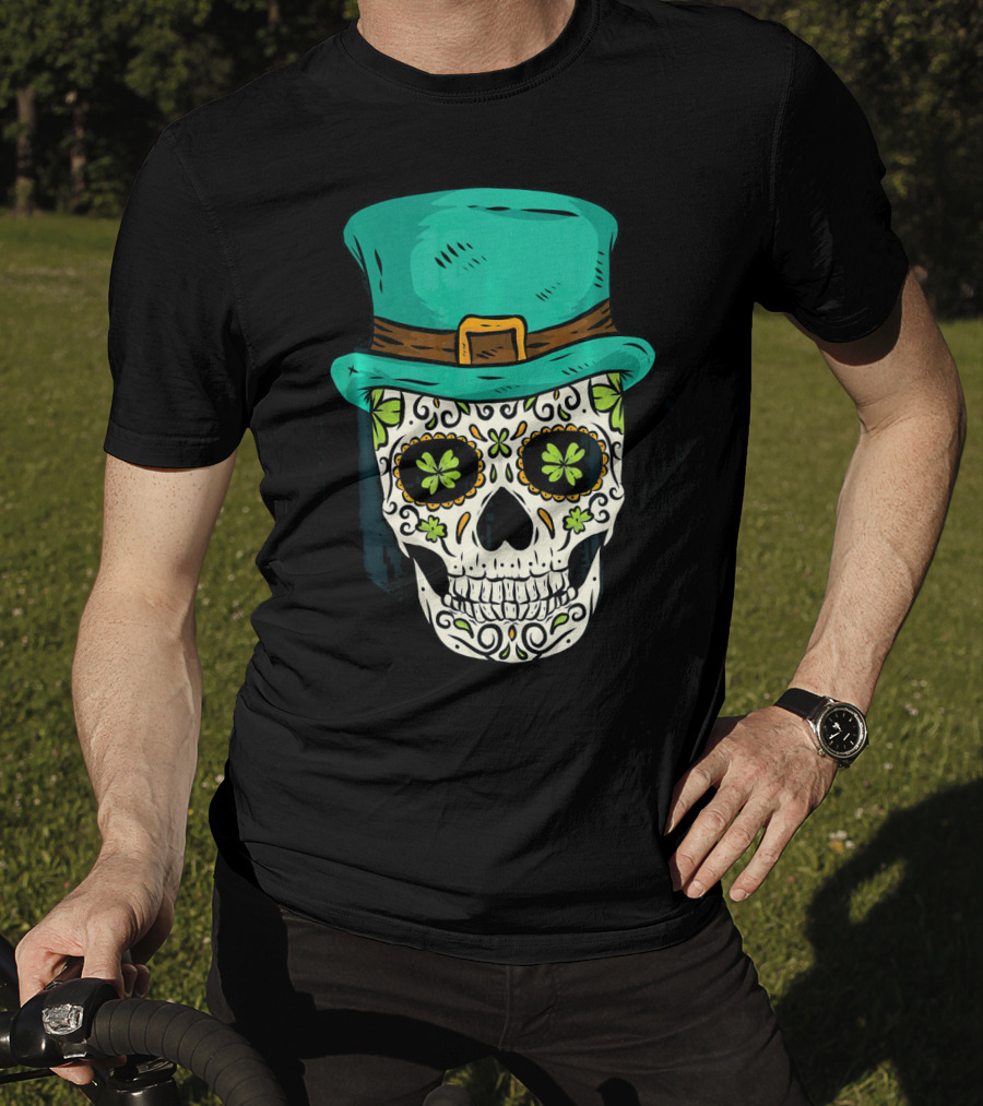 Lucky St. Patrick's Day Green Irish Skull With Celtic Shamrocks And Top Hat T-Shirt