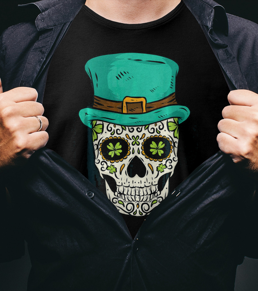 Lucky St. Patrick's Day Green Irish Skull With Celtic Shamrocks And Top Hat T-Shirt
