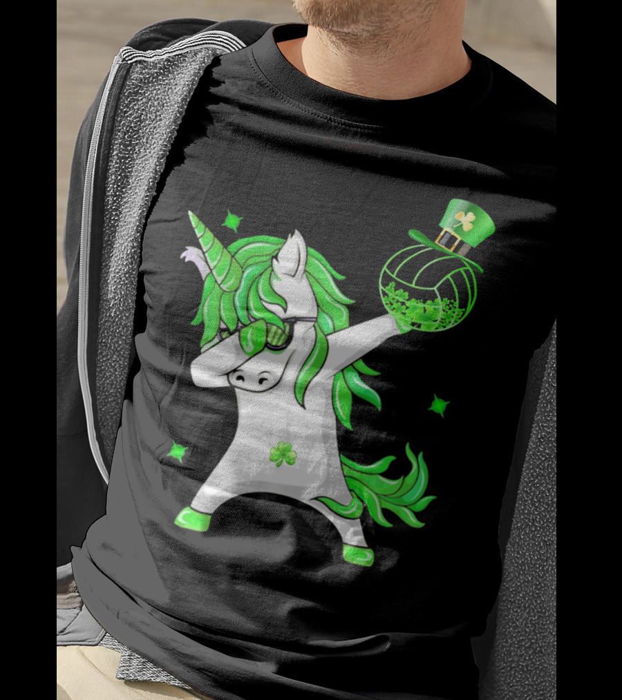 Happy St Patricks Day Dabbing Unicorn With Shamrock Hat And Green Hair T-Shirt