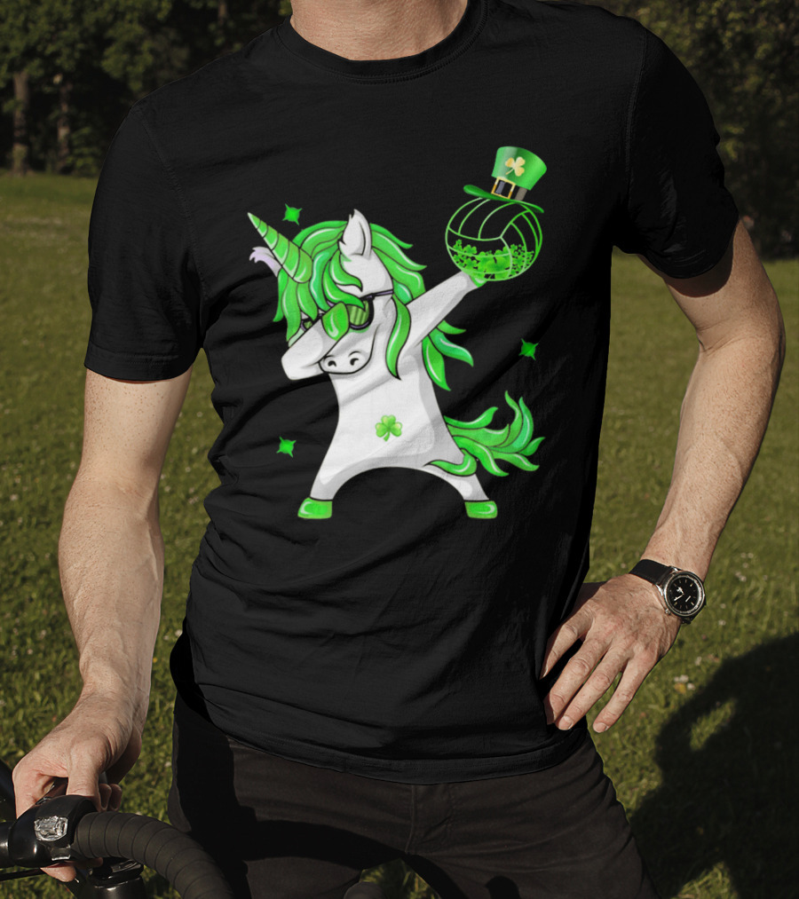 Happy St Patricks Day Dabbing Unicorn With Shamrock Hat And Green Hair T-Shirt