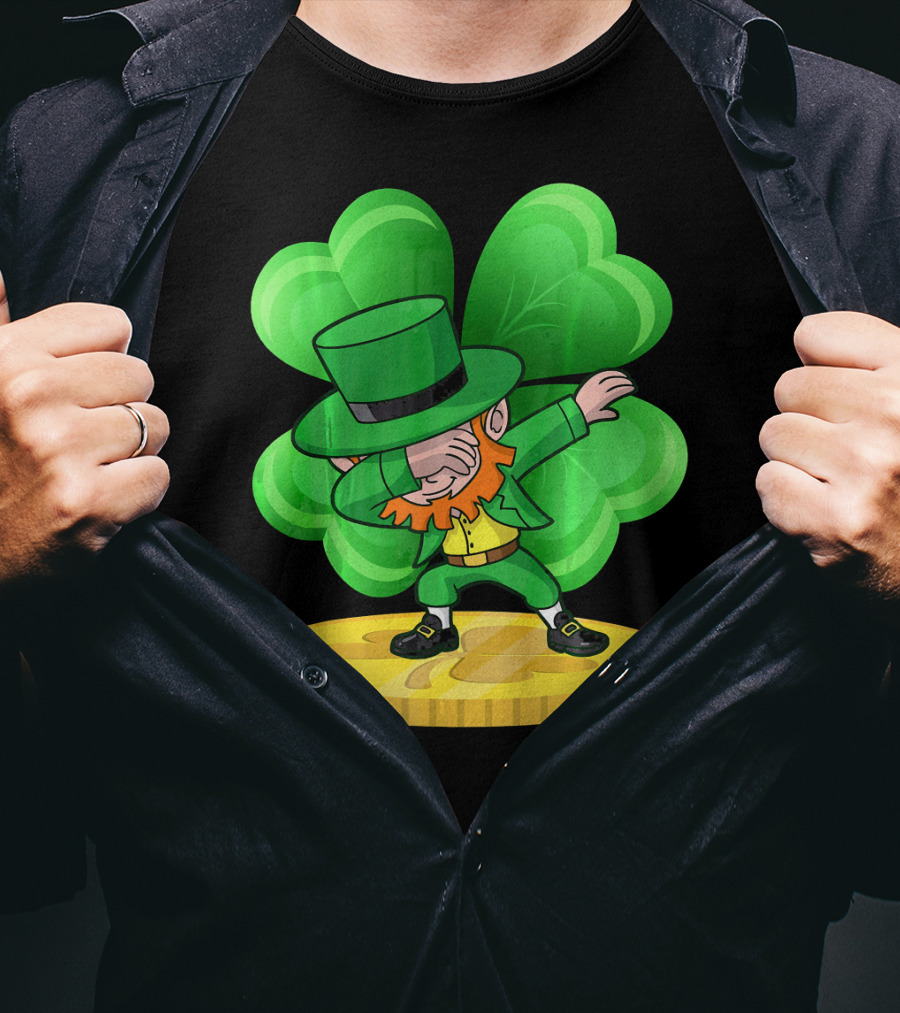 Irish St Patricks Day Dabbing Leprechaun On Shamrock Coin T-Shirt