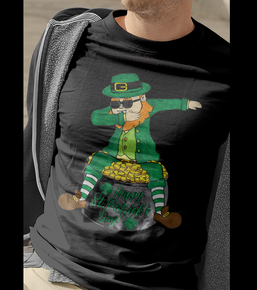 Happy St. Patrick's Day Dabbing Leprechaun Sitting On Gold T-Shirt
