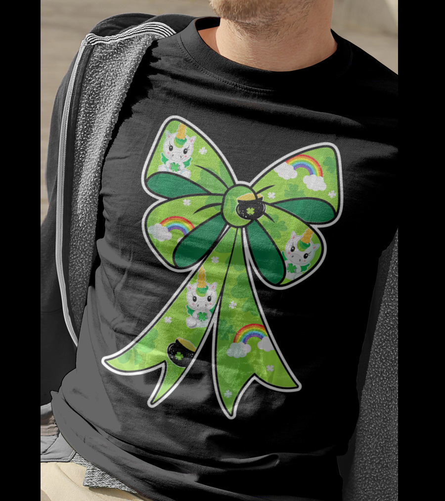 Girls St Patrick's Day Unicorn Bow With Rainbows And Shamrocks T-Shirt