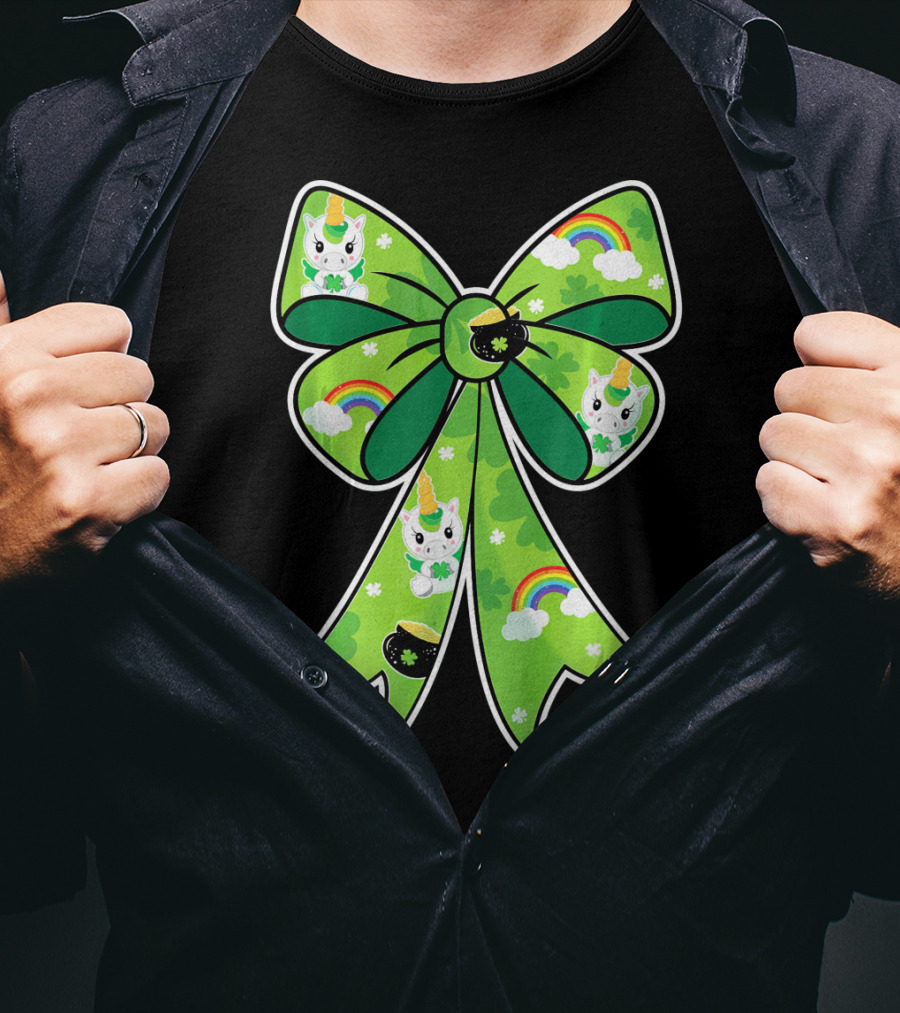 Girls St Patrick's Day Unicorn Bow With Rainbows And Shamrocks T-Shirt