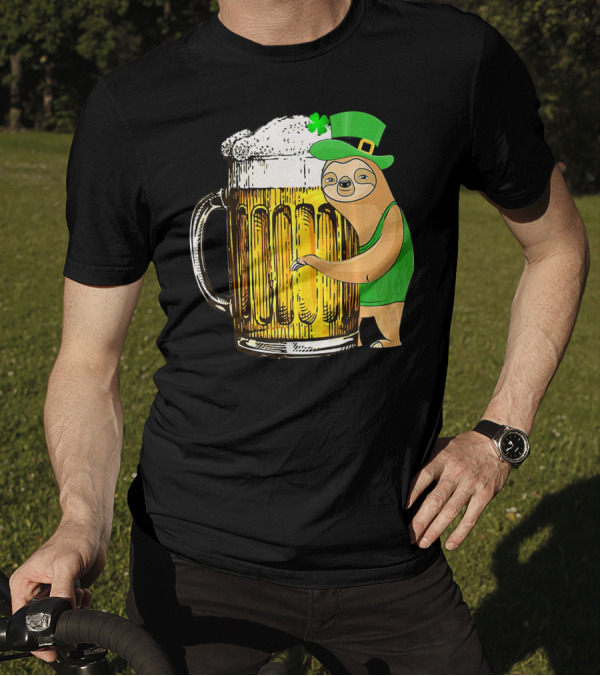 St Patricks Sloth Leprechaun With Beer Mug T-Shirt