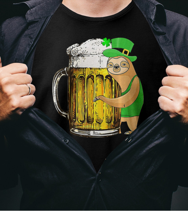St Patricks Sloth Leprechaun With Beer Mug T-Shirt