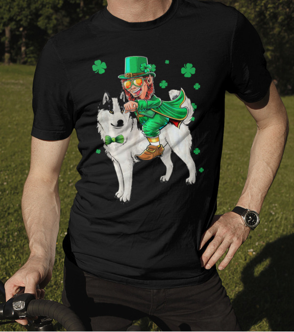 Leprechaun Riding Siberian Husky With Shamrock Bow Tie And Clover Background T-Shirt