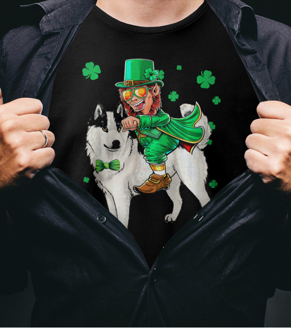 Leprechaun Riding Siberian Husky With Shamrock Bow Tie And Clover Background T-Shirt