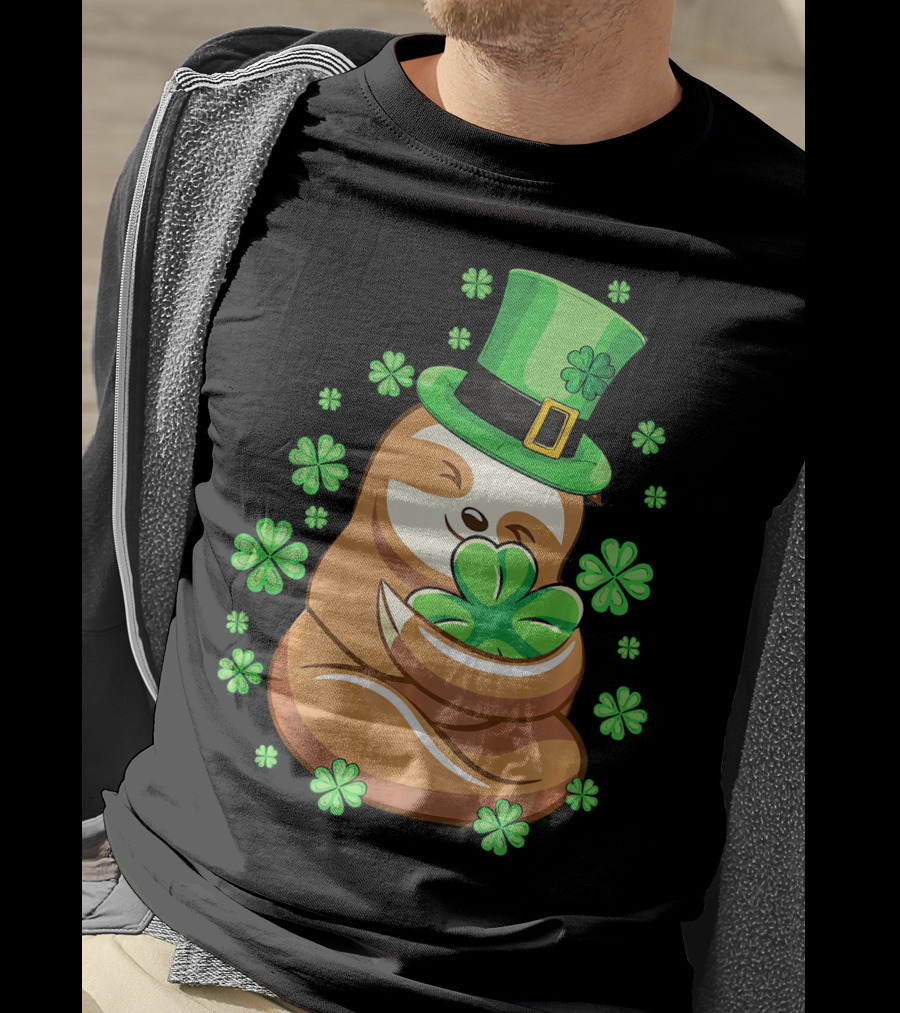 Lucky Sloth St Patricks Day Leprechaun With Shamrocks And Green Hat T-Shirt