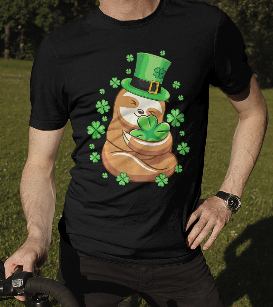 Lucky Sloth St Patricks Day Leprechaun With Shamrocks And Green Hat T-Shirt