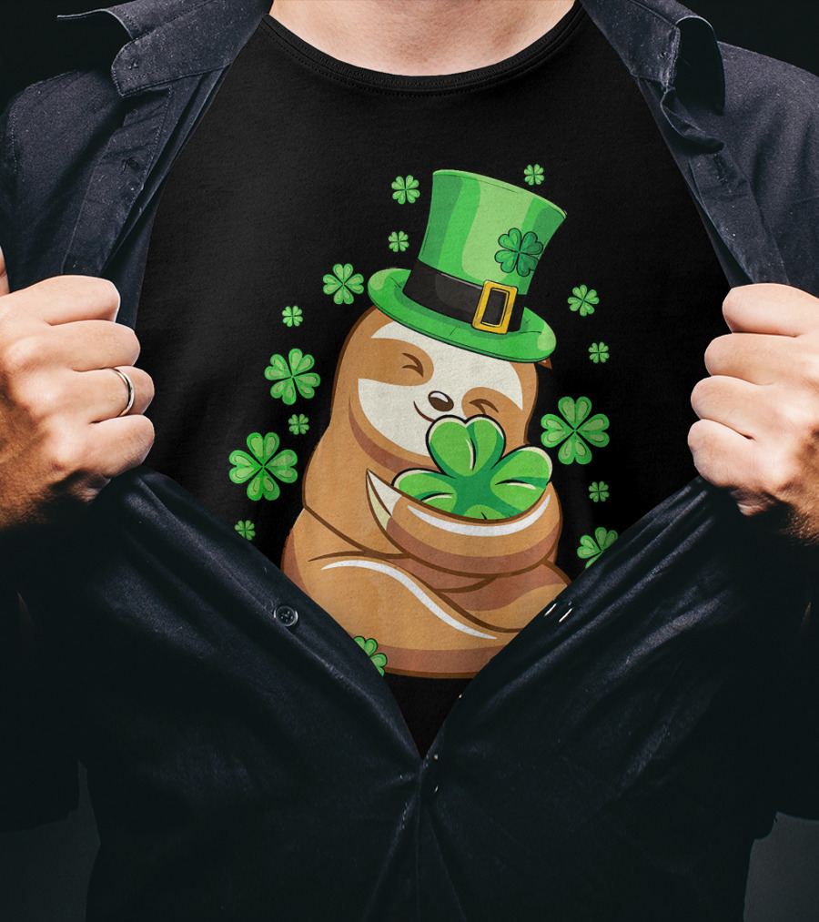 Lucky Sloth St Patricks Day Leprechaun With Shamrocks And Green Hat T-Shirt