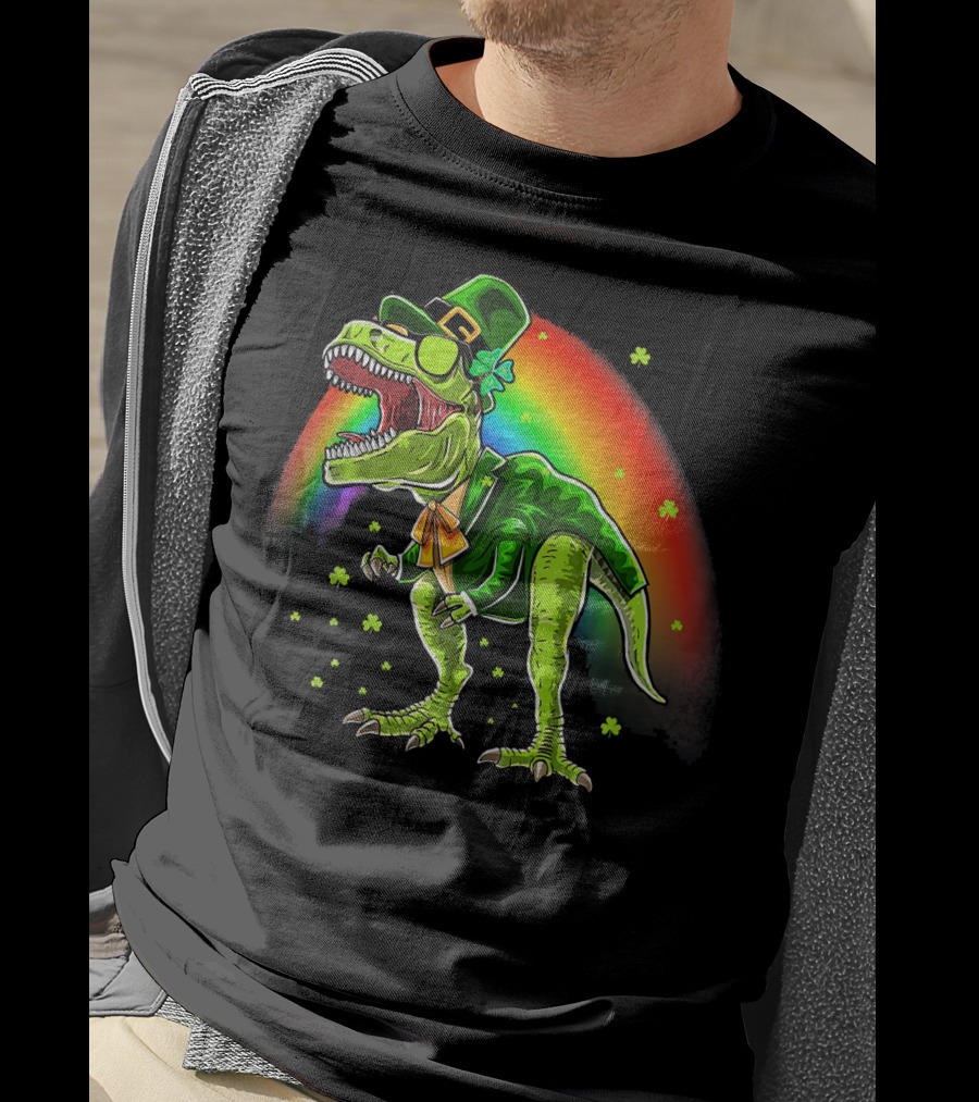 St. Patricks Day T-Rex Dinosaur Leprechaun With Rainbow And Shamrocks T-Shirt