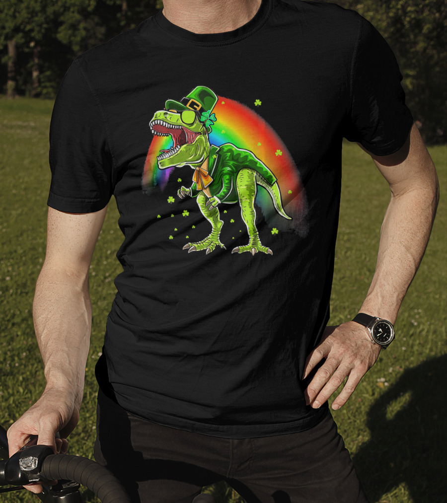 St. Patricks Day T-Rex Dinosaur Leprechaun With Rainbow And Shamrocks T-Shirt