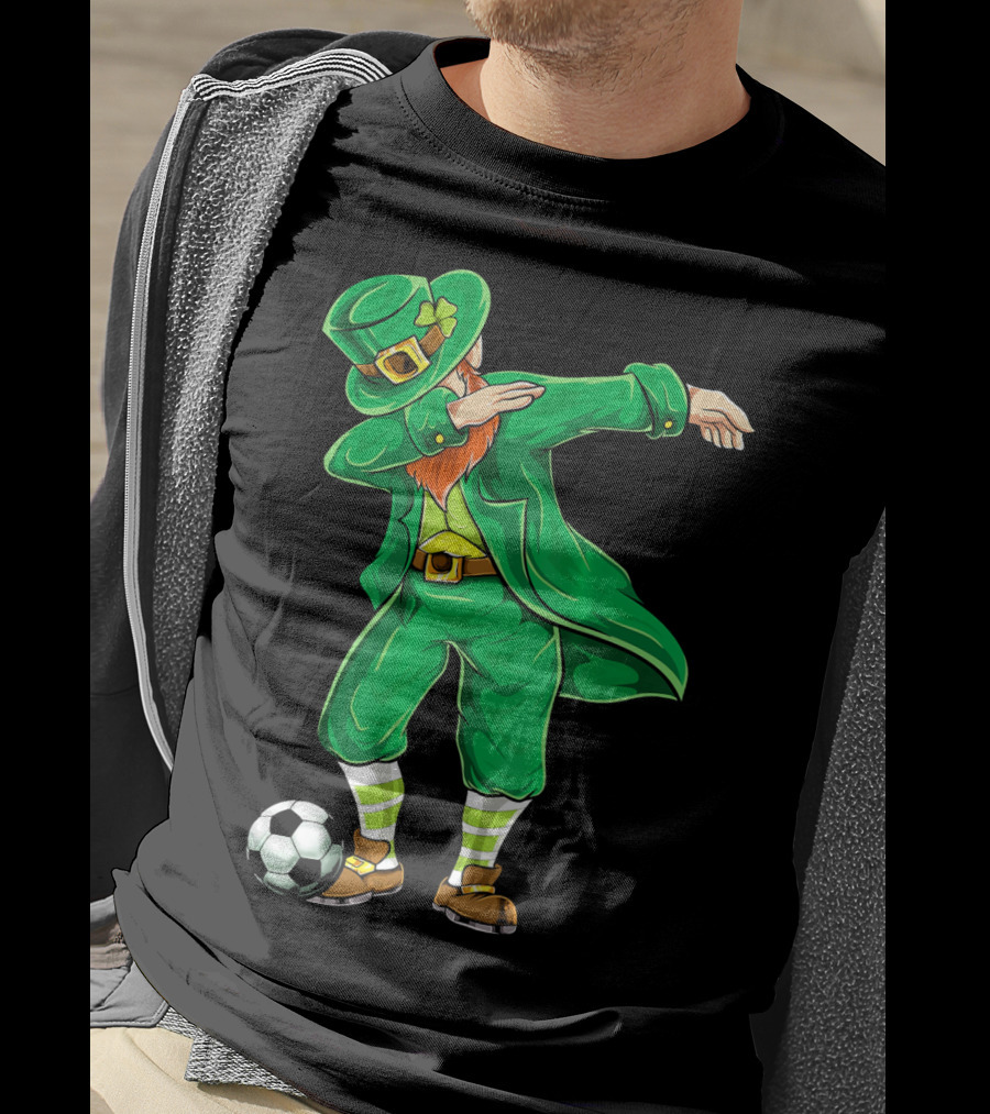 Dabbing Leprechaun Irish Soccer With Football And Shamrock Hat T-Shirt