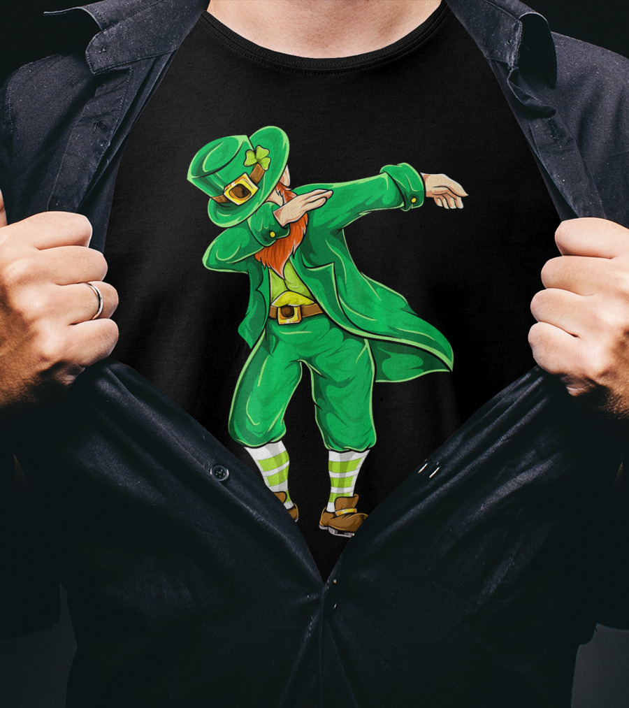 Dabbing Leprechaun Irish Soccer With Football And Shamrock Hat T-Shirt