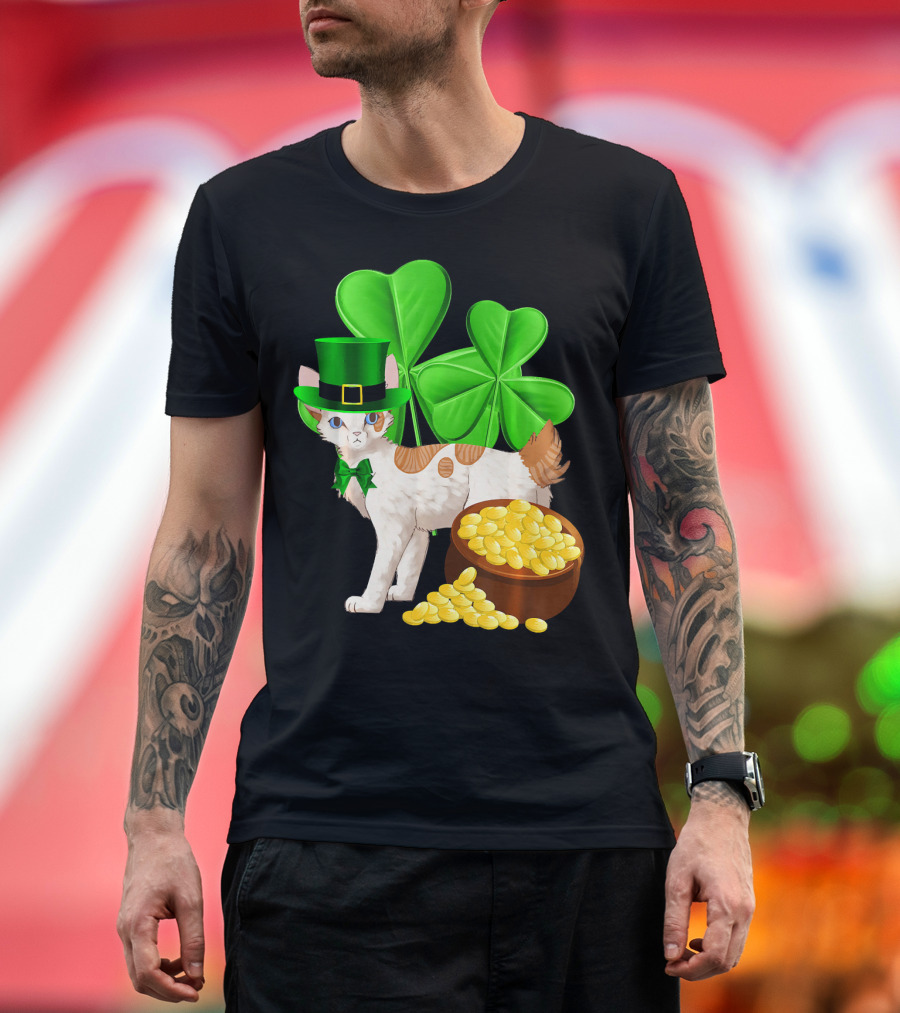 Japanese Bobtail Cat St Patricks Day Lucky Coins Shamrocks Leprechaun Hat T-Shirt