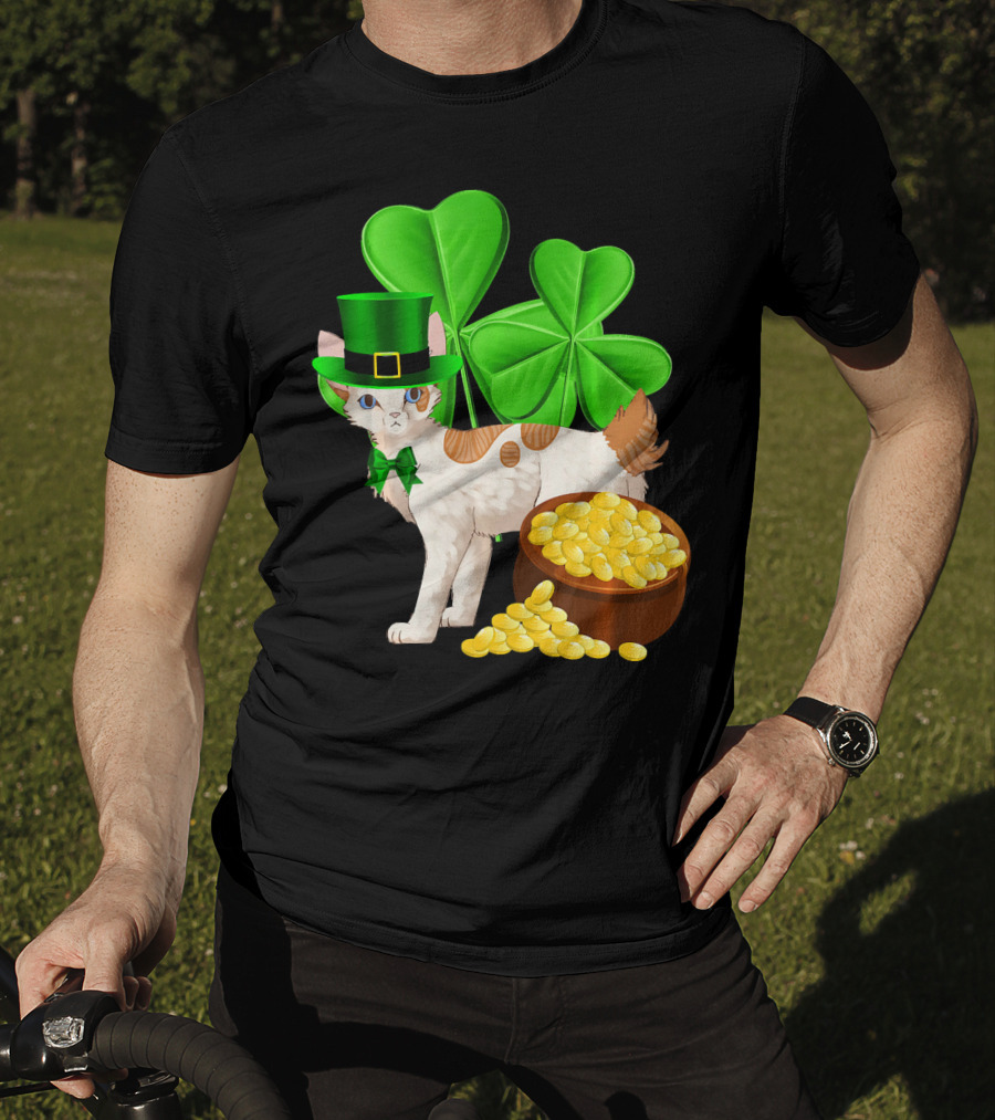 Japanese Bobtail Cat St Patricks Day Lucky Coins Shamrocks Leprechaun Hat T-Shirt