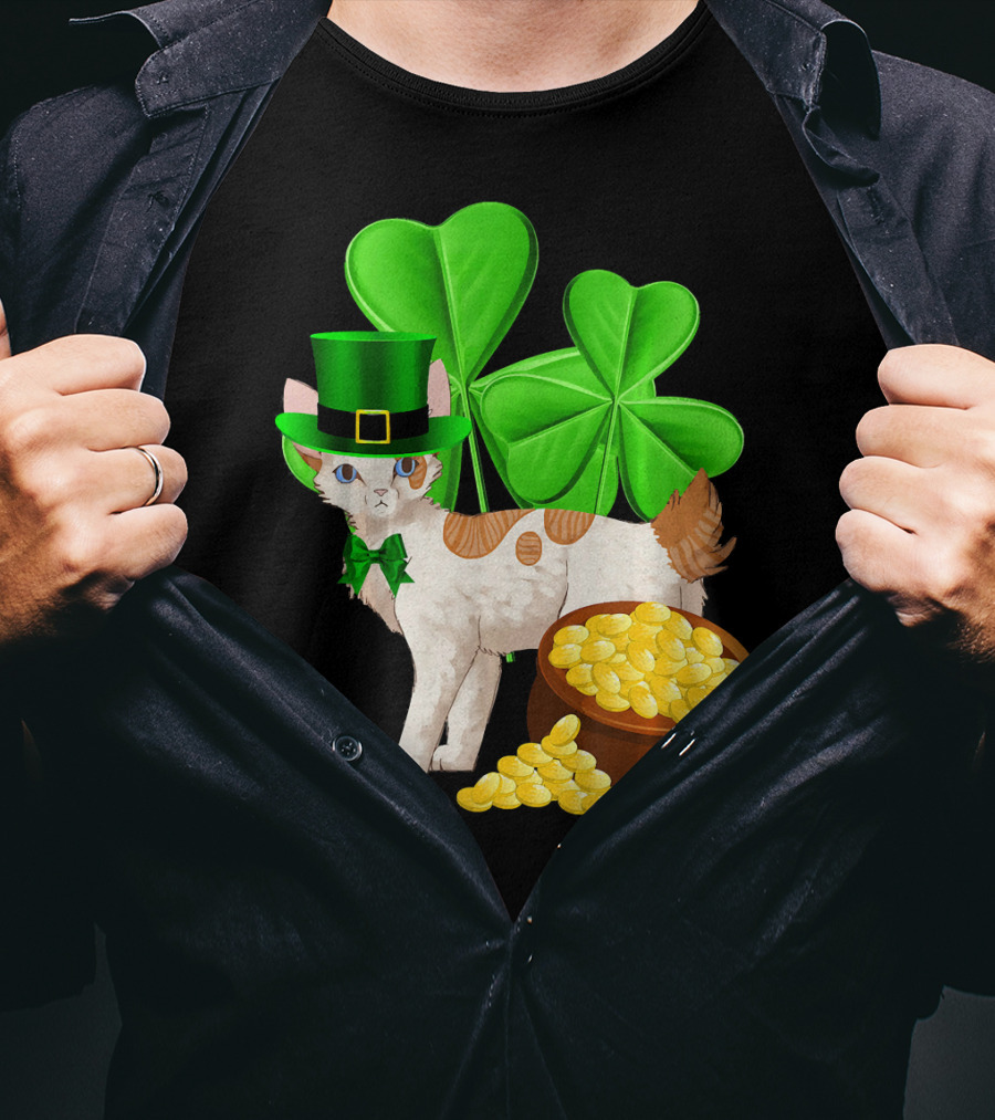 Japanese Bobtail Cat St Patricks Day Lucky Coins Shamrocks Leprechaun Hat T-Shirt