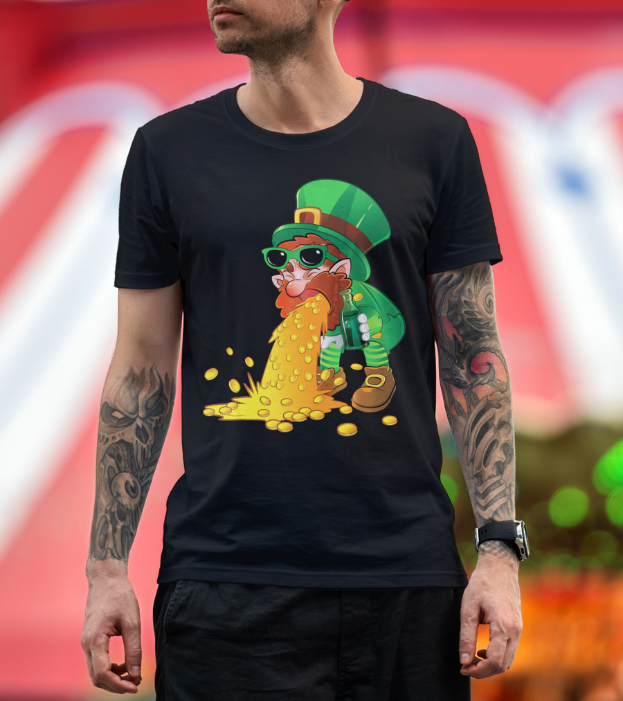 St Patricks Day Beer Bottle Leprechaun Vomiting Gold Coins T-Shirt