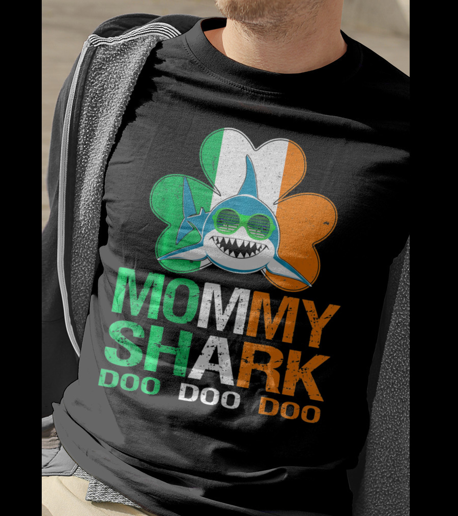 St Patricks Day Mommy Shark Doo Doo Doo Irish Shamrock T-Shirt