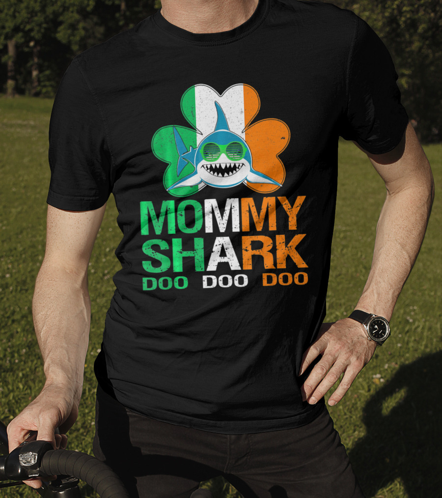 St Patricks Day Mommy Shark Doo Doo Doo Irish Shamrock T-Shirt