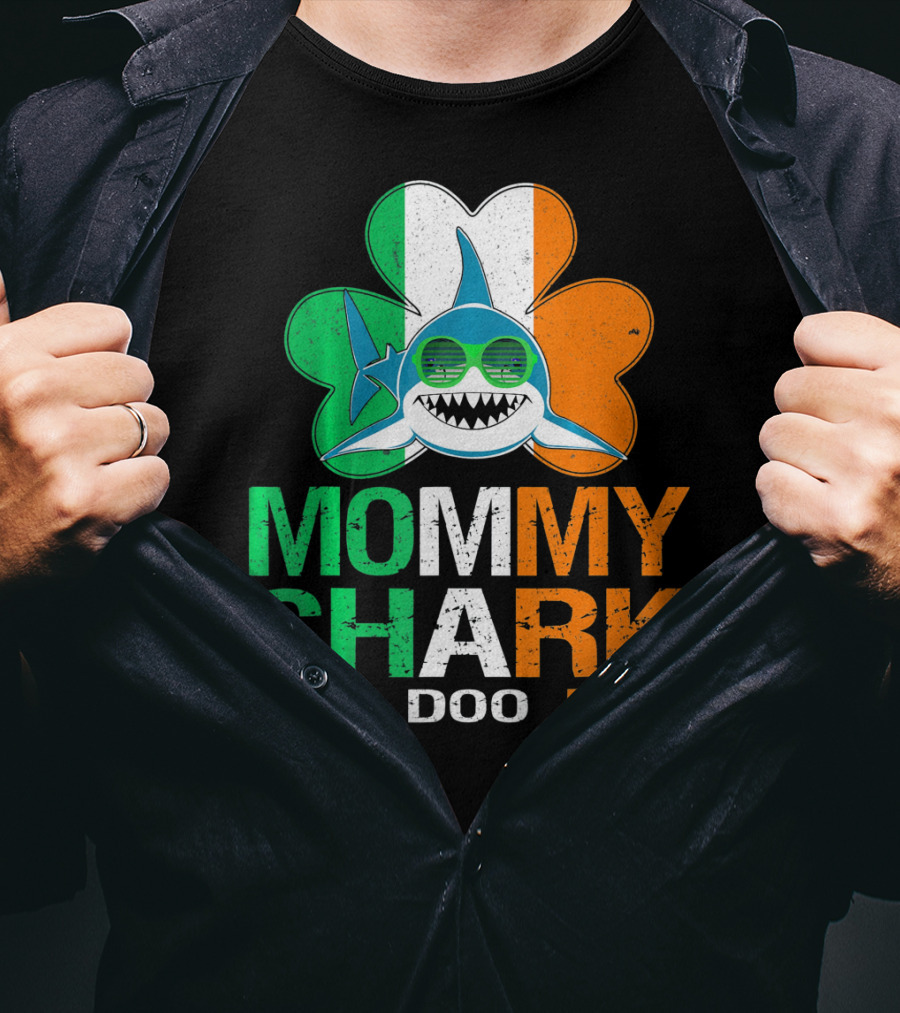 St Patricks Day Mommy Shark Doo Doo Doo Irish Shamrock T-Shirt