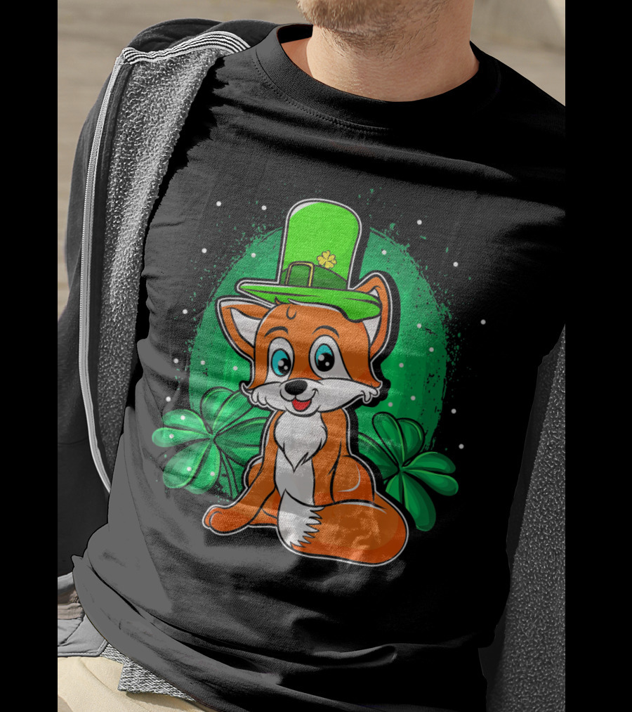 Four Leaf Clover Hat Fox Saint Patrick's Day T-Shirt