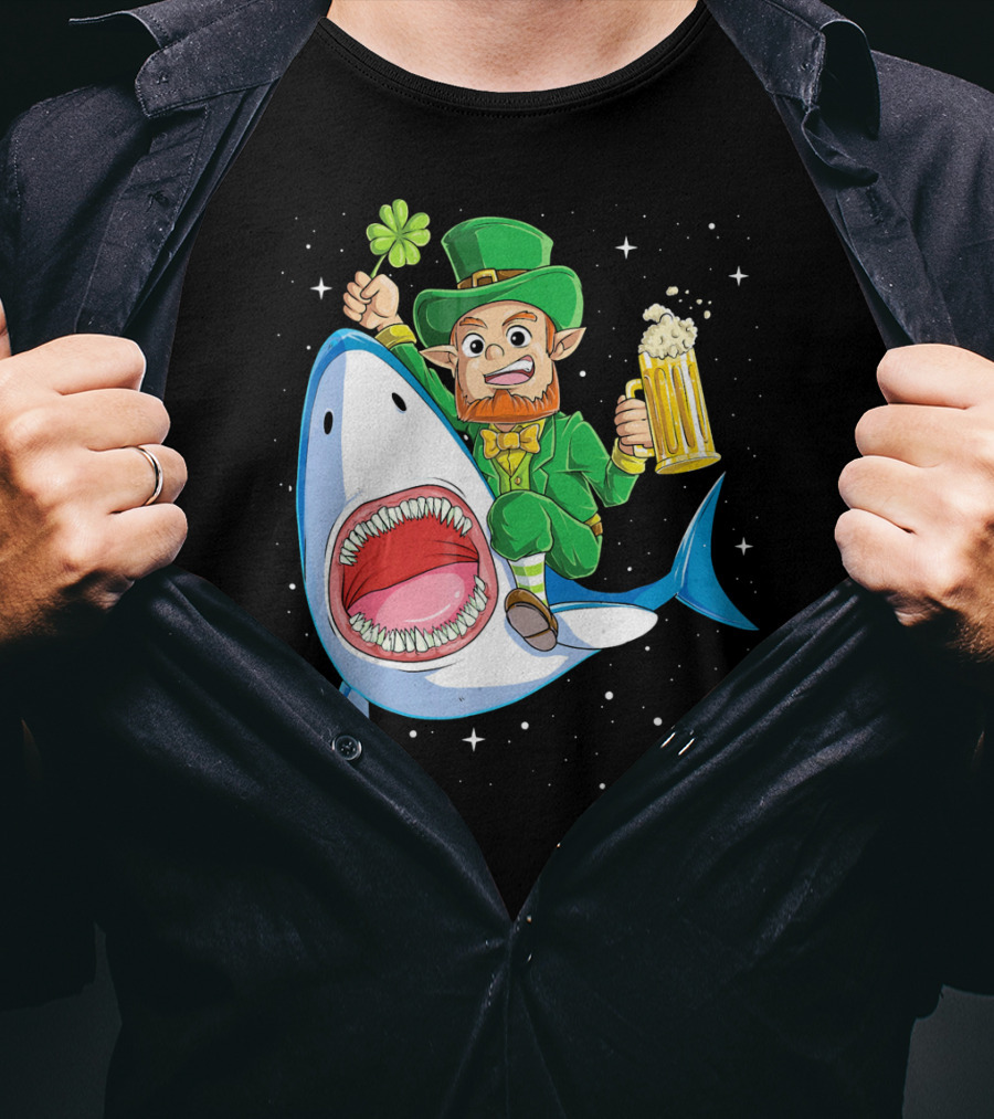 St Patricks Day Leprechaun Riding Shark With Beer Stein And Shamrock T-Shirt