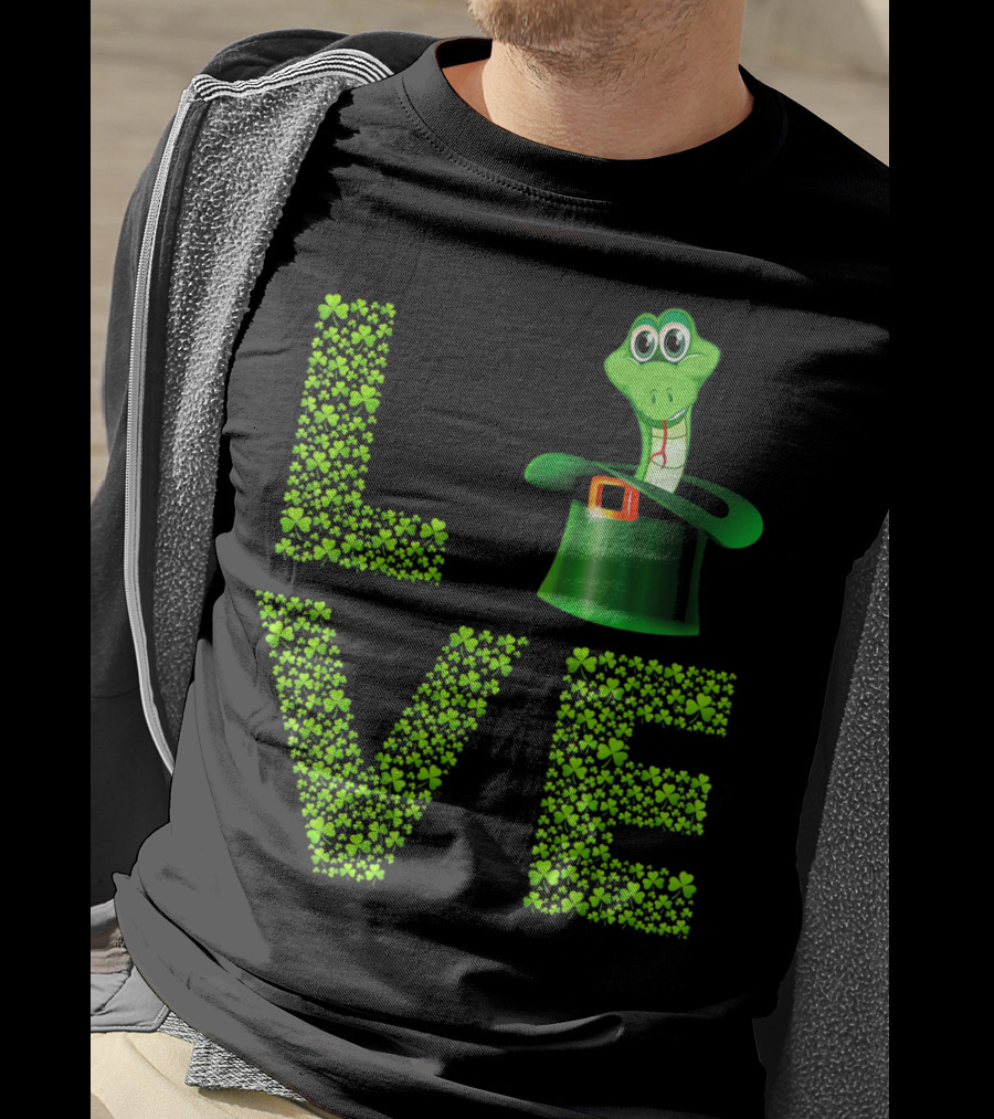 Love Snake St Patricks Day Shamrock Hat T-Shirt