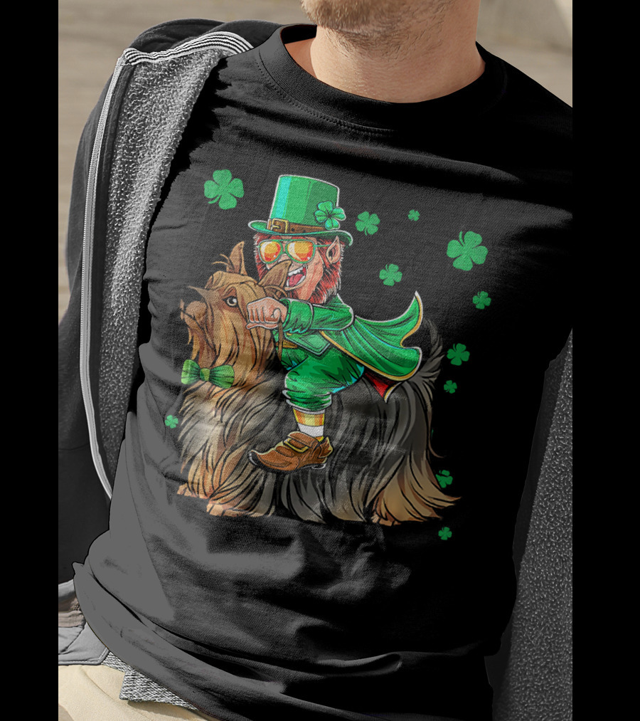 Leprechaun Riding Silky Terrier Shamrock St Patrick's Day T-Shirt