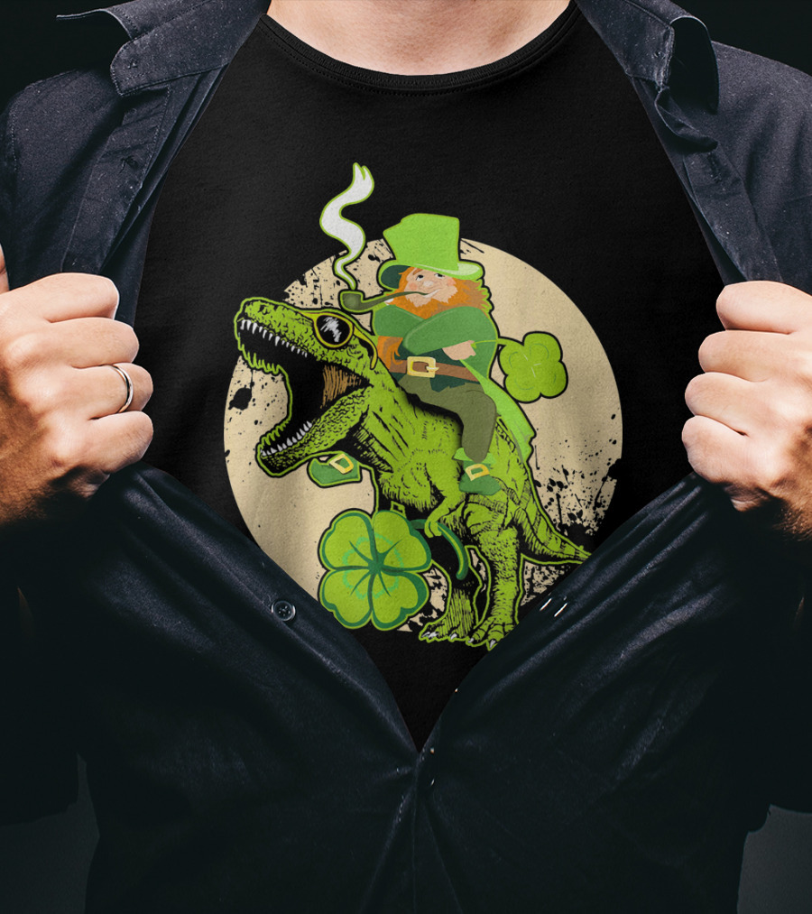 St Patricks Day Leprechaun Riding Dinosaur With Shamrocks T-Shirt