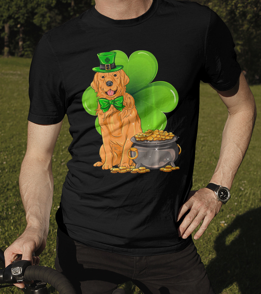 Golden Retriever St Patricks Day Leprechaun With Shamrock And Pot Of Gold T-Shirt