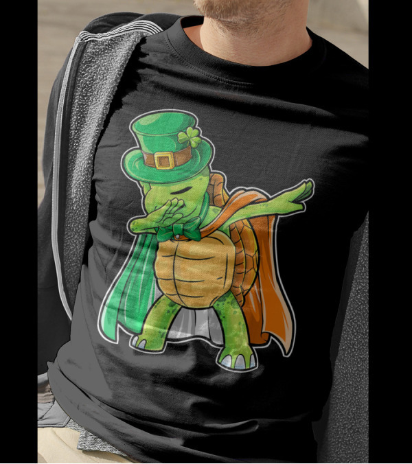 St. Patrick's Day Dabbing Turtle In Leprechaun Hat And Cape T-Shirt
