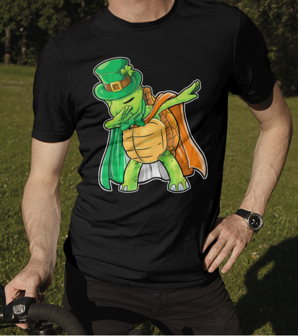 St. Patrick's Day Dabbing Turtle In Leprechaun Hat And Cape T-Shirt