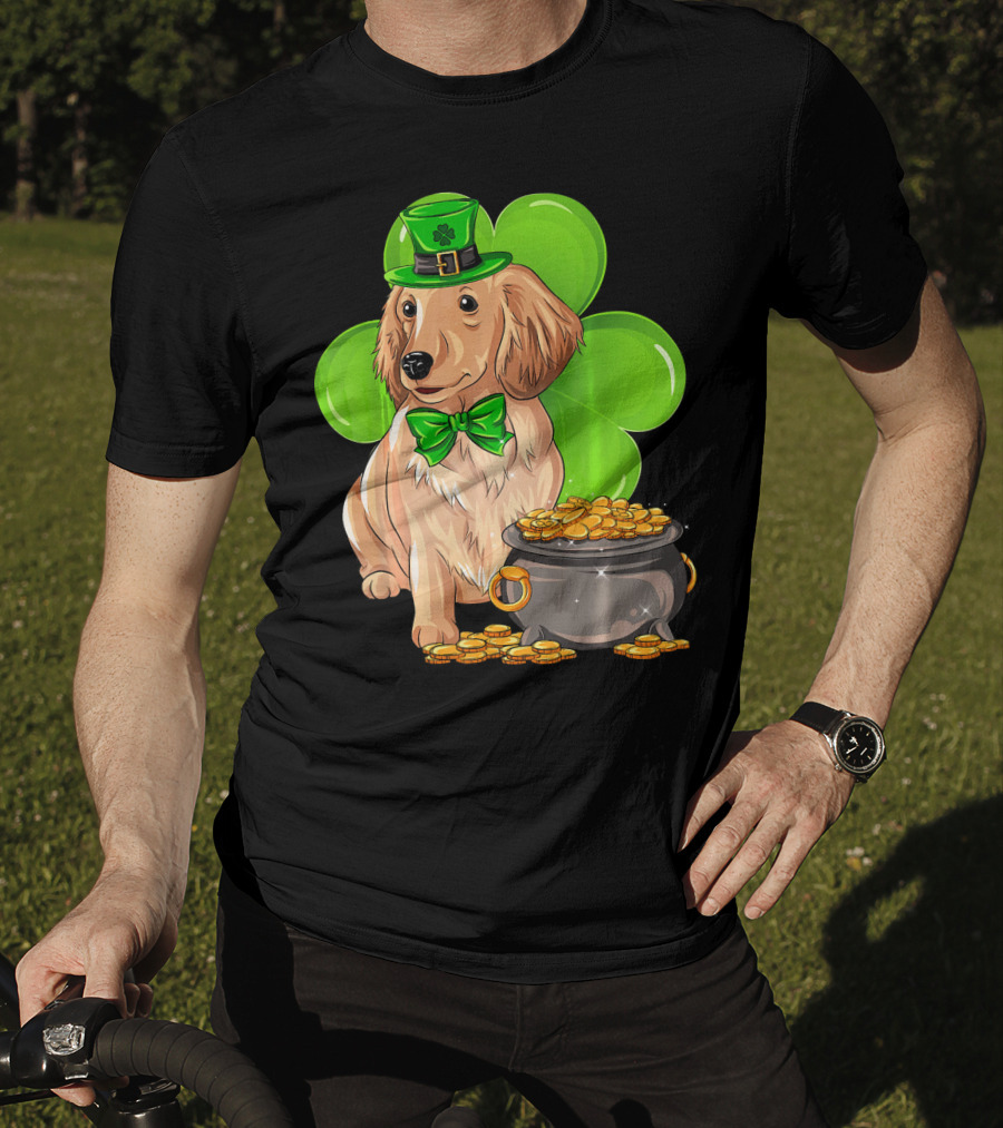 Miniature Dachshund St Patricks Day Leprechaun With Shamrock And Pot Of Gold T-Shirt