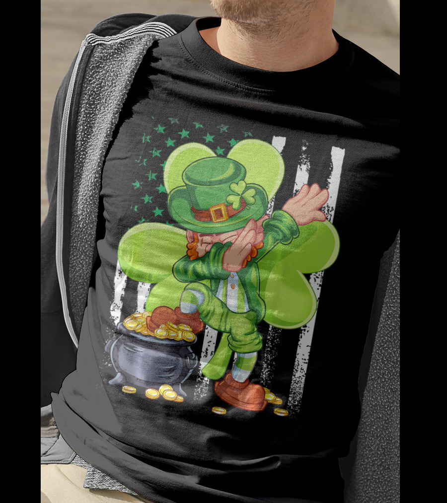 Leprechaun Dabbing With Pot Of Gold And Shamrock T-Shirt