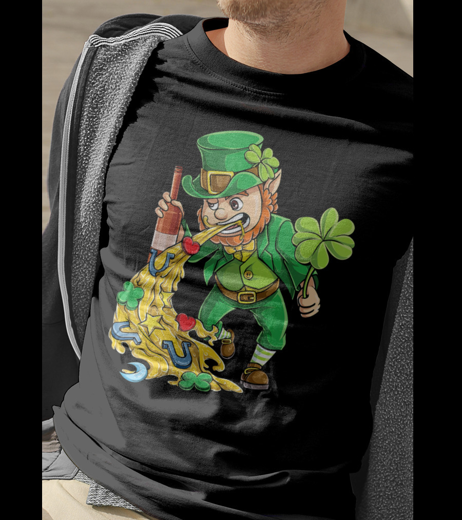 St Patricks Day Leprechaun Pouring Shamrocks Hearts Horseshoes And Stars T-Shirt