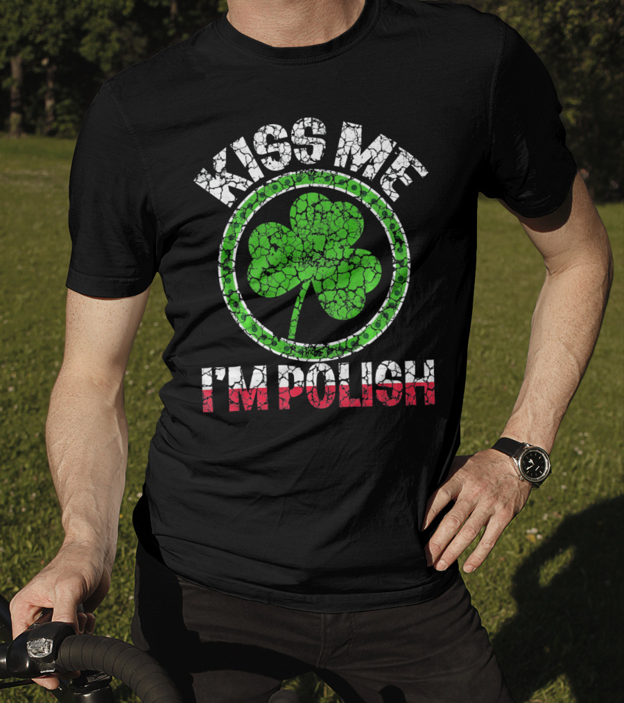 Kiss Me I'm Polish Clover Circle Crackle Texture T-Shirt