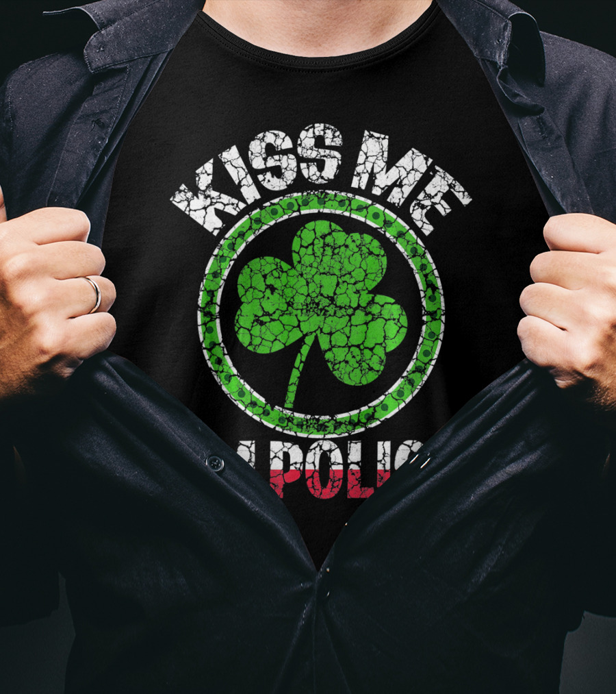 Kiss Me I'm Polish Clover Circle Crackle Texture T-Shirt