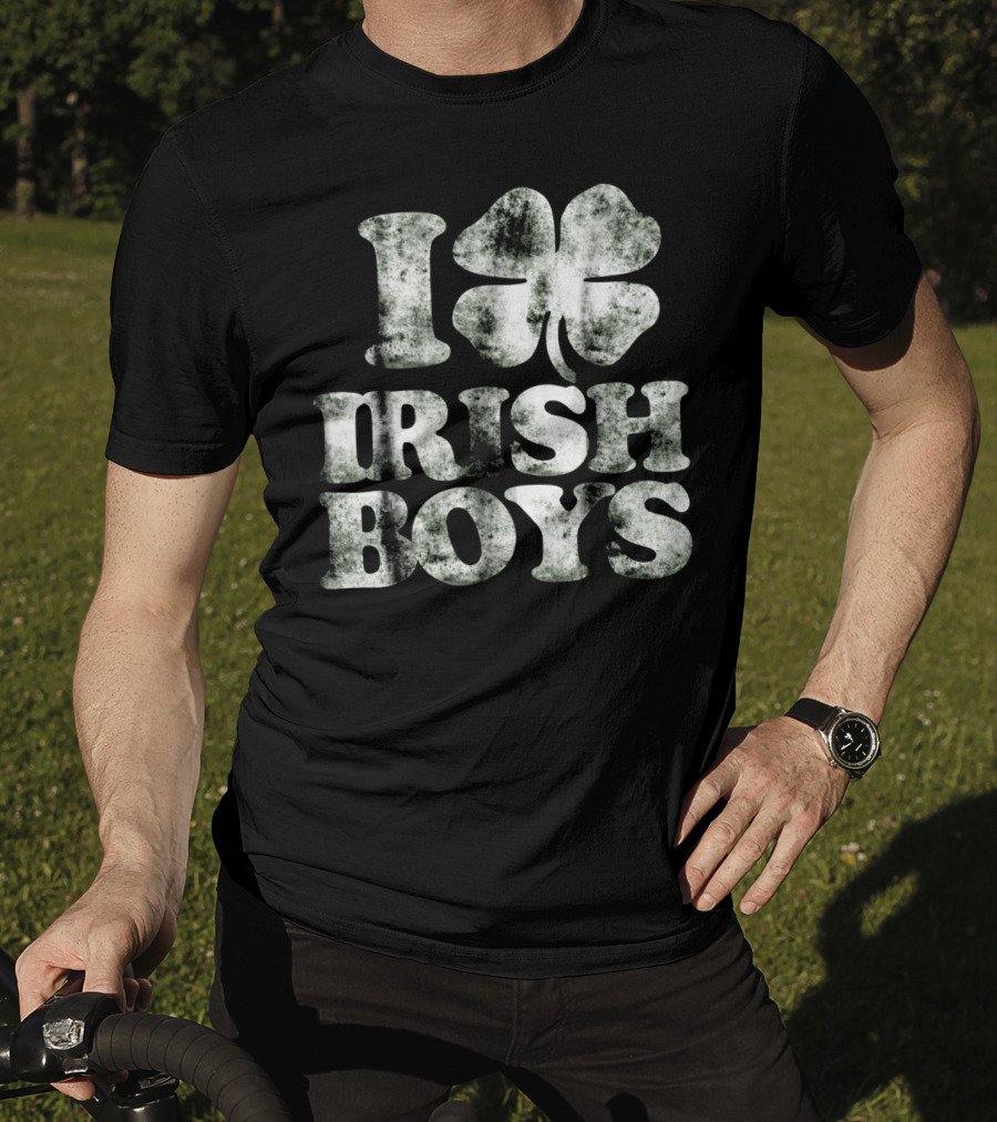 I Love Irish Boys Vintage Shamrock Irish Boys Shamrock T-Shirt