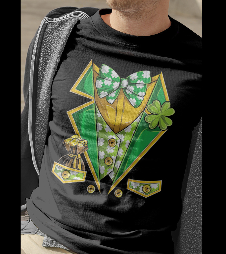 Leprechaun Costume St Patricks Green Suit With Shamrocks And Gold Coins T-Shirt
