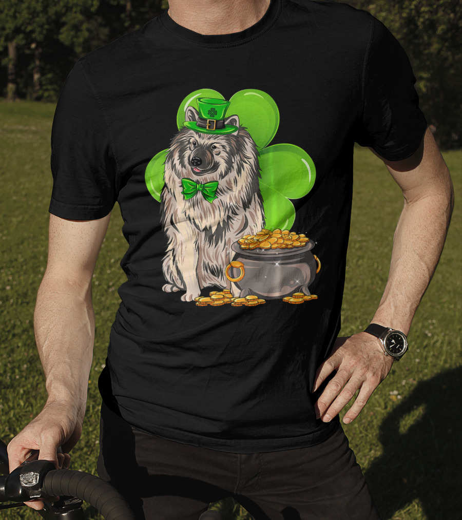 Keeshond St Patricks Day Leprechaun Dog Clover Pot Of Gold T-Shirt