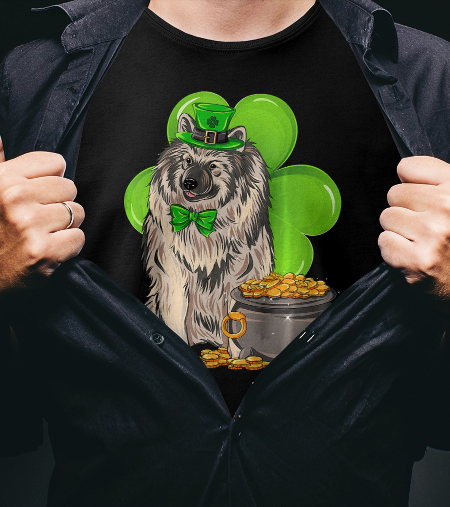 Keeshond St Patricks Day Leprechaun Dog Clover Pot Of Gold T-Shirt