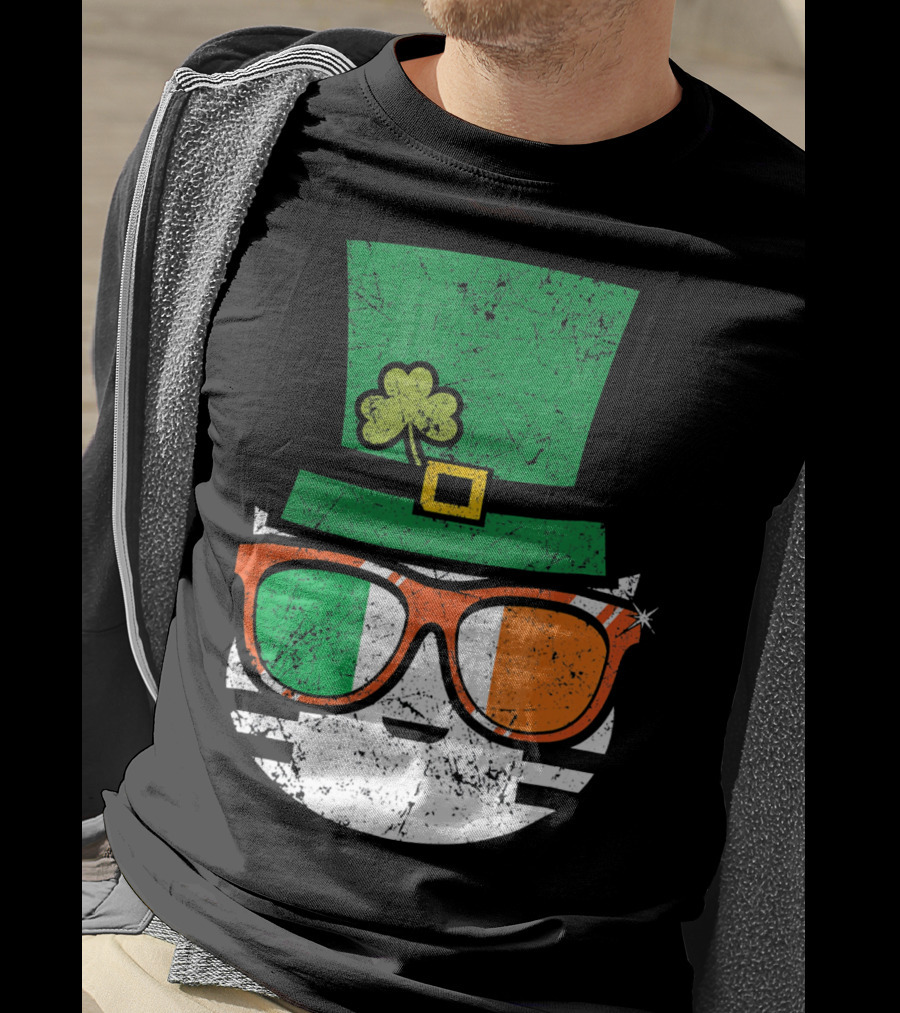 St Patricks Day Irish Cat With Shamrock Hat And Flag Sunglasses T-Shirt