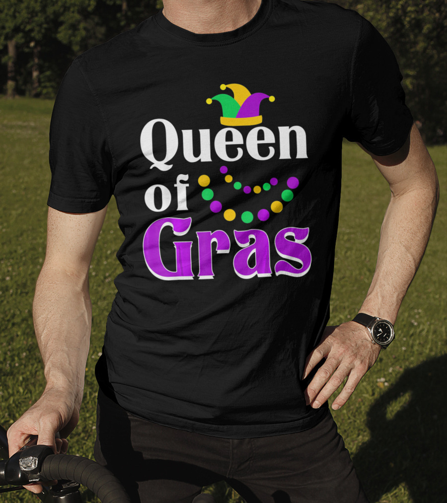 Queen Of Gras Funny Mardi Gras Beads And Jester Hat T-Shirt